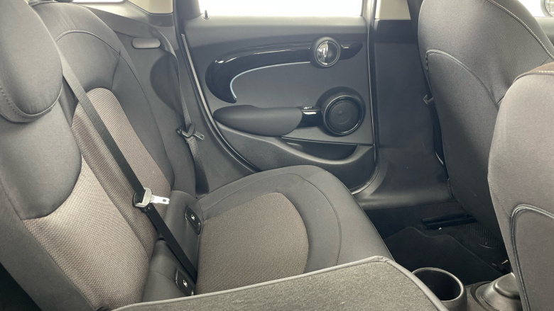 MINI Hatchback 1.5 Cooper Classic 5dr Auto Petrol Hatchback